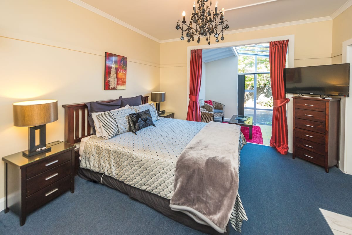 Standard-Studio, 1 King-Bett | Bügeleisen/Bügelbrett, kostenloses WLAN, Bettwäsche