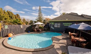 Outdoor pool - Anndion Lodge Motel and Function Centre (Whanganui)