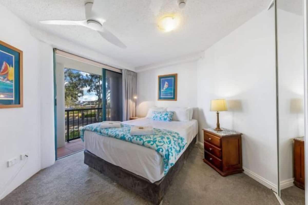 1 bedroom, individually decorated, individually furnished