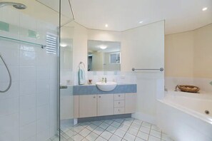 RIVA - 2 Bed 2 Bath Superior Apartment | Bathroom | Hair dryer, towels, soap, toilet paper - Excellsior (Mooloolaba)