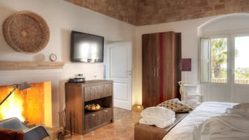 Suite per 4 Persone | Egyptian cotton sheets, premium bedding, down comforters, minibar