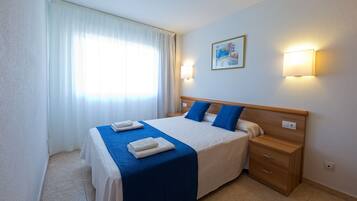 2 bedrooms, blackout curtains, free WiFi, bed sheets