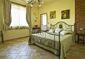 Bộ đồ giường cao cấp, chăn bông, trang trí khác biệt 