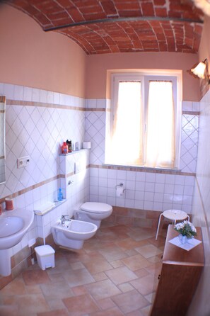 Triple Room | Bathroom