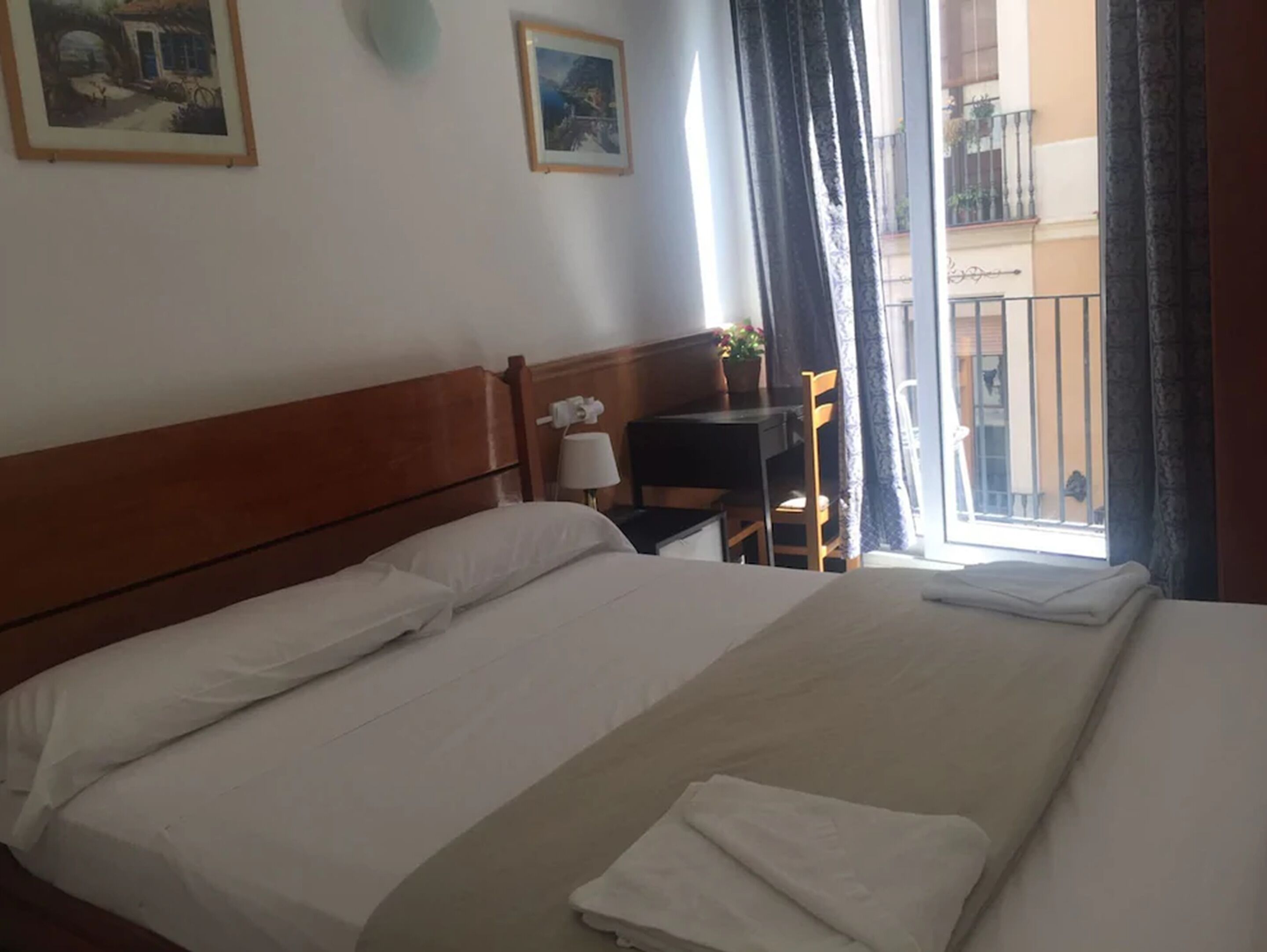 Foto - Hostal Mont Thabor