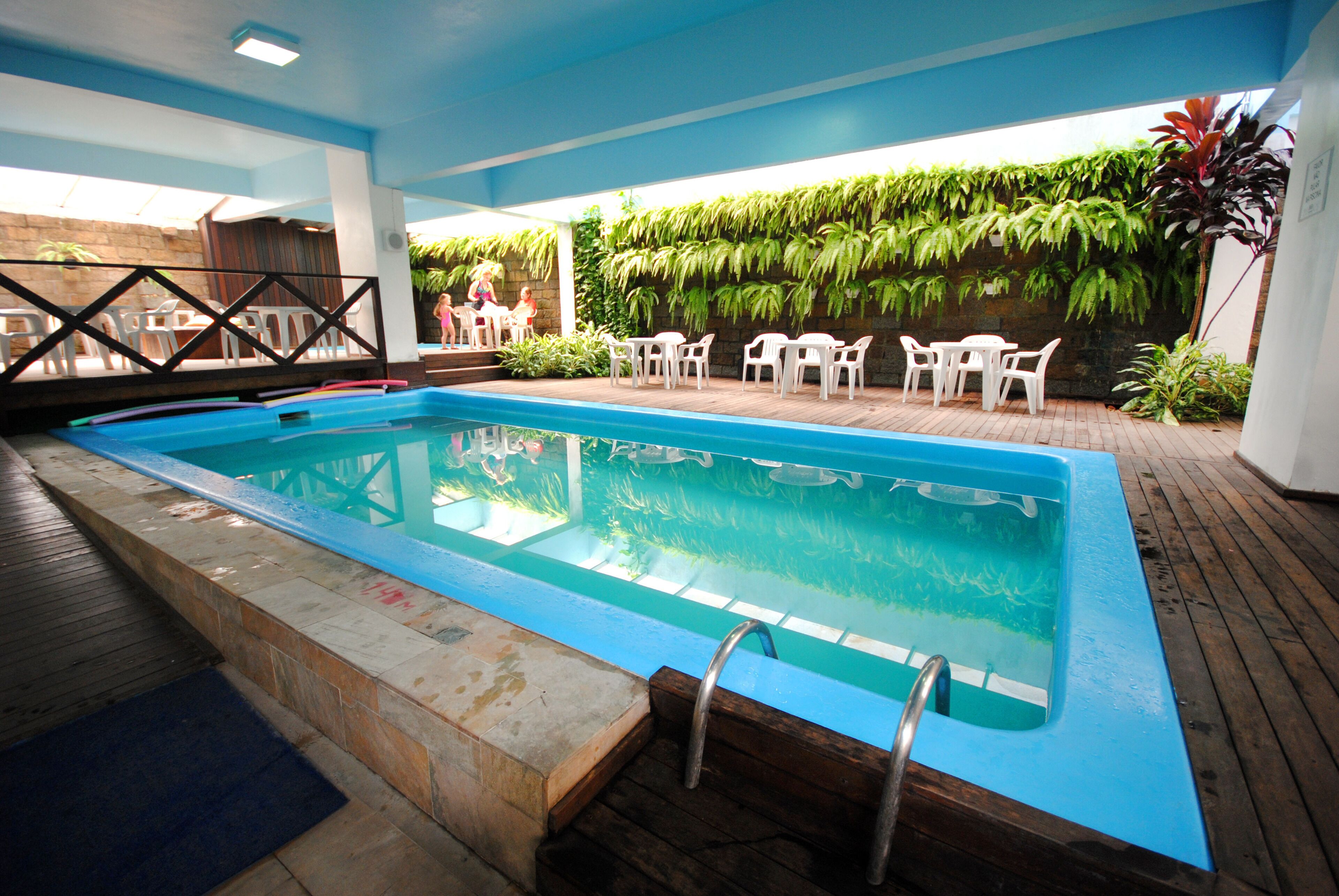 4 indoor pools