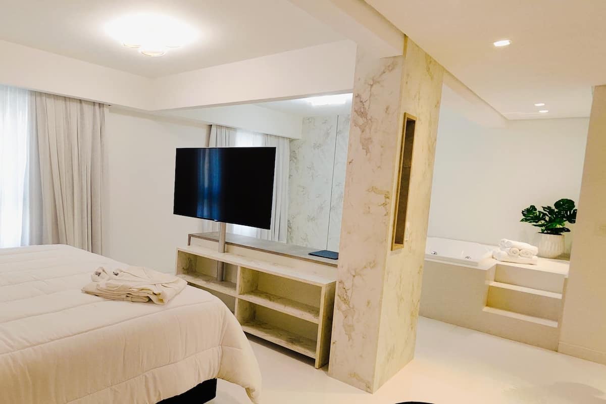 Master suite | 1 bedroom, minibar, in-room safe, blackout drapes