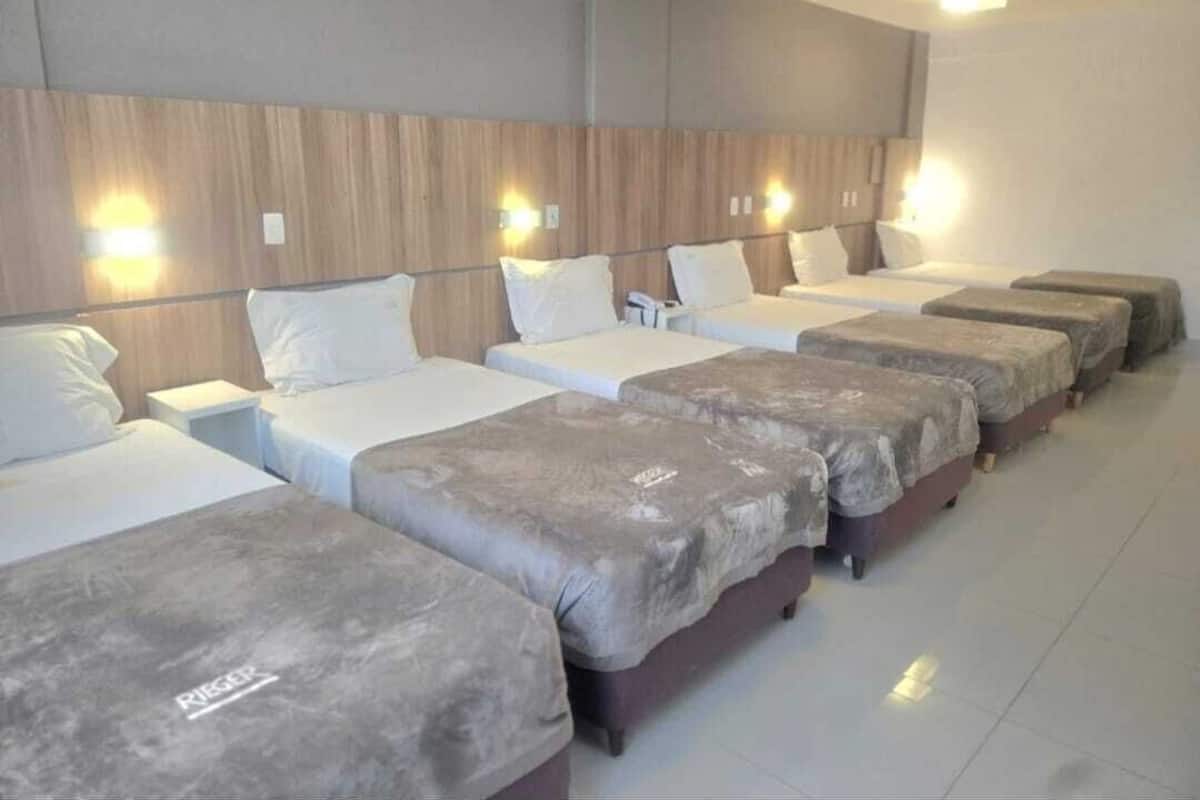 Family Room | Room amenity