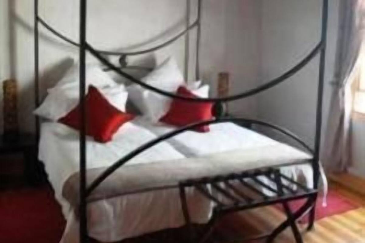Phòng đôi Deluxe | Két bảo mật tại phòng, trang trí khác biệt 