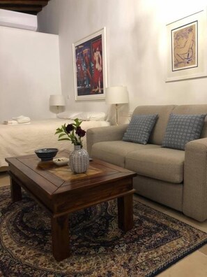 Studio – premium, 1 dobbeltseng | Individuelt dekorert, individuelt innredet og blendingsgardiner