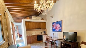 Apartment, 1 Bedroom | In-room dining - Nikis House (Limassol)