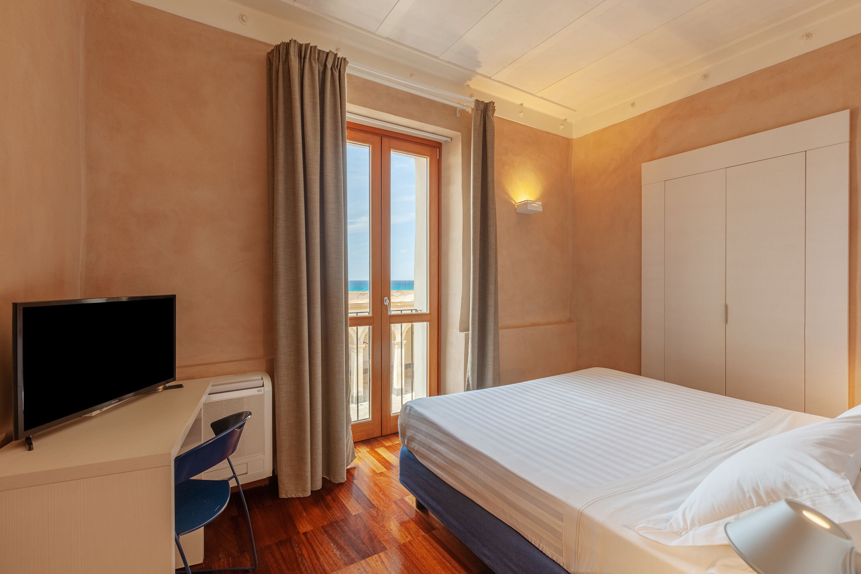 Superior studio, 1 slaapkamer, gedeeltelijk uitzicht op zee | Kameruitzicht