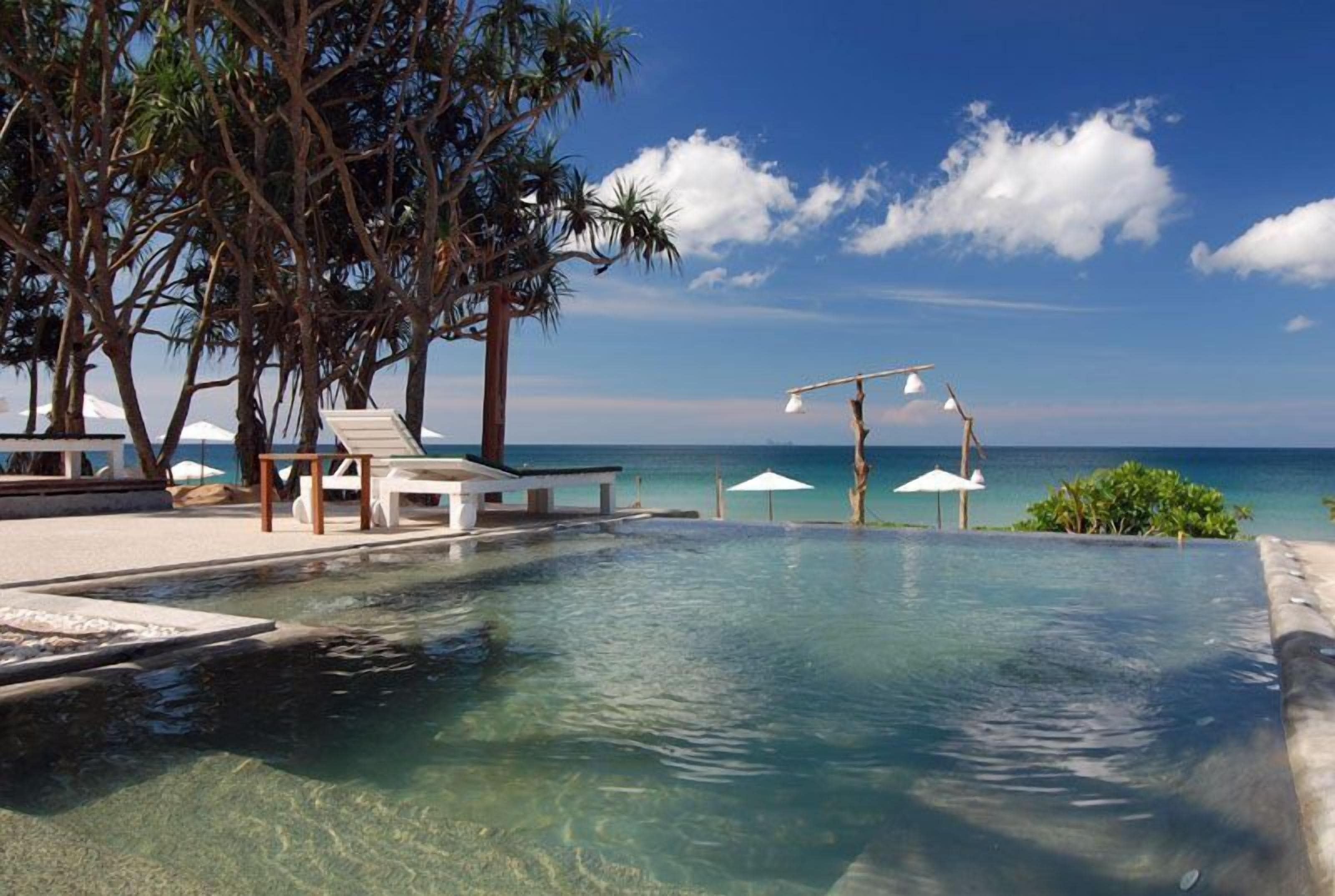 Outdoor pool, sun loungers