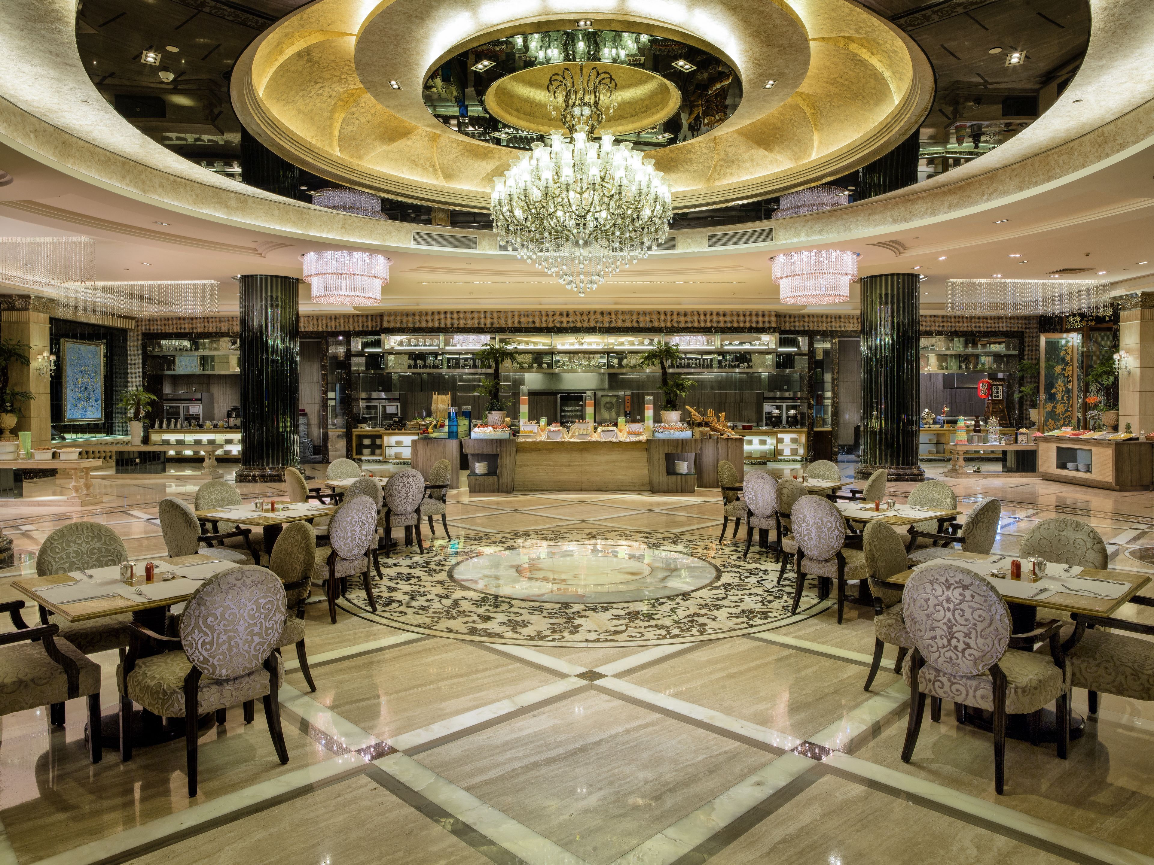 daily buffet breakfast (cny 228 per person)