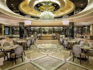 Daily buffet breakfast (CNY 228 per person) - Chateau Star River Pudong Shanghai (Shanghai)