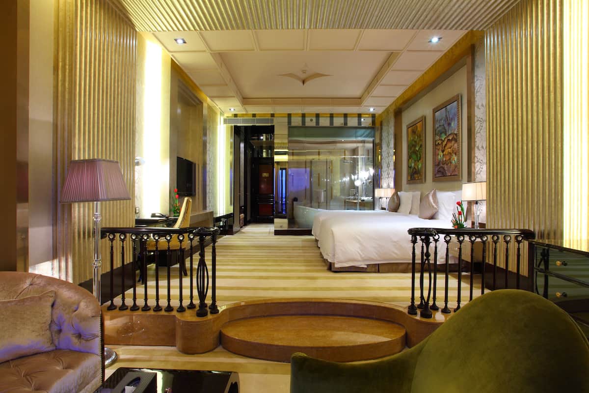 Chateau Twin Room with Garden View | Premium bedding, down duvets, minibar, in-room safe