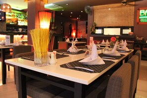 Breakfast and lunch served, Thai cuisine - Hemingway's Hotel (Patong)