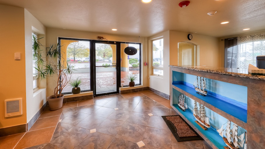 Newport Inn By OYO - Hwy 101