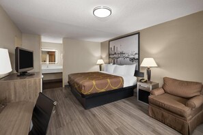 Desk, iron/ironing board, free cribs/infant beds, free WiFi - Super 8 by Wyndham Macon West (Macon)