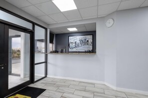 Lobby - Super 8 by Wyndham Macon West (Macon)