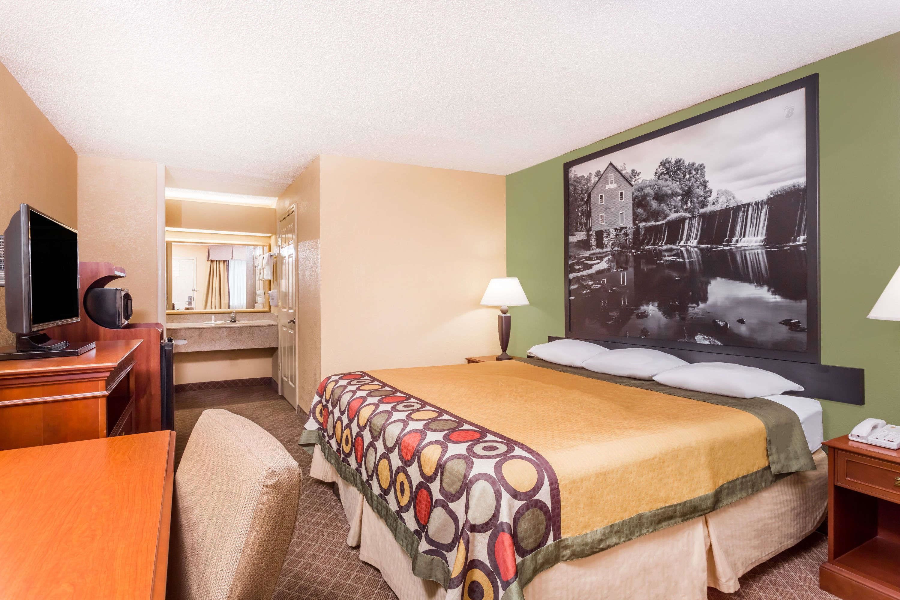 Desk, iron/ironing board, free cribs/infant beds, free WiFi