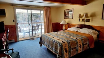 Deluxe-Einzelzimmer, 1 Queen-Bett, Balkon, Flussblick (Deluxe Room Queen) | Bügeleisen/Bügelbrett, kostenloses WLAN, Bettwäsche, Wecker