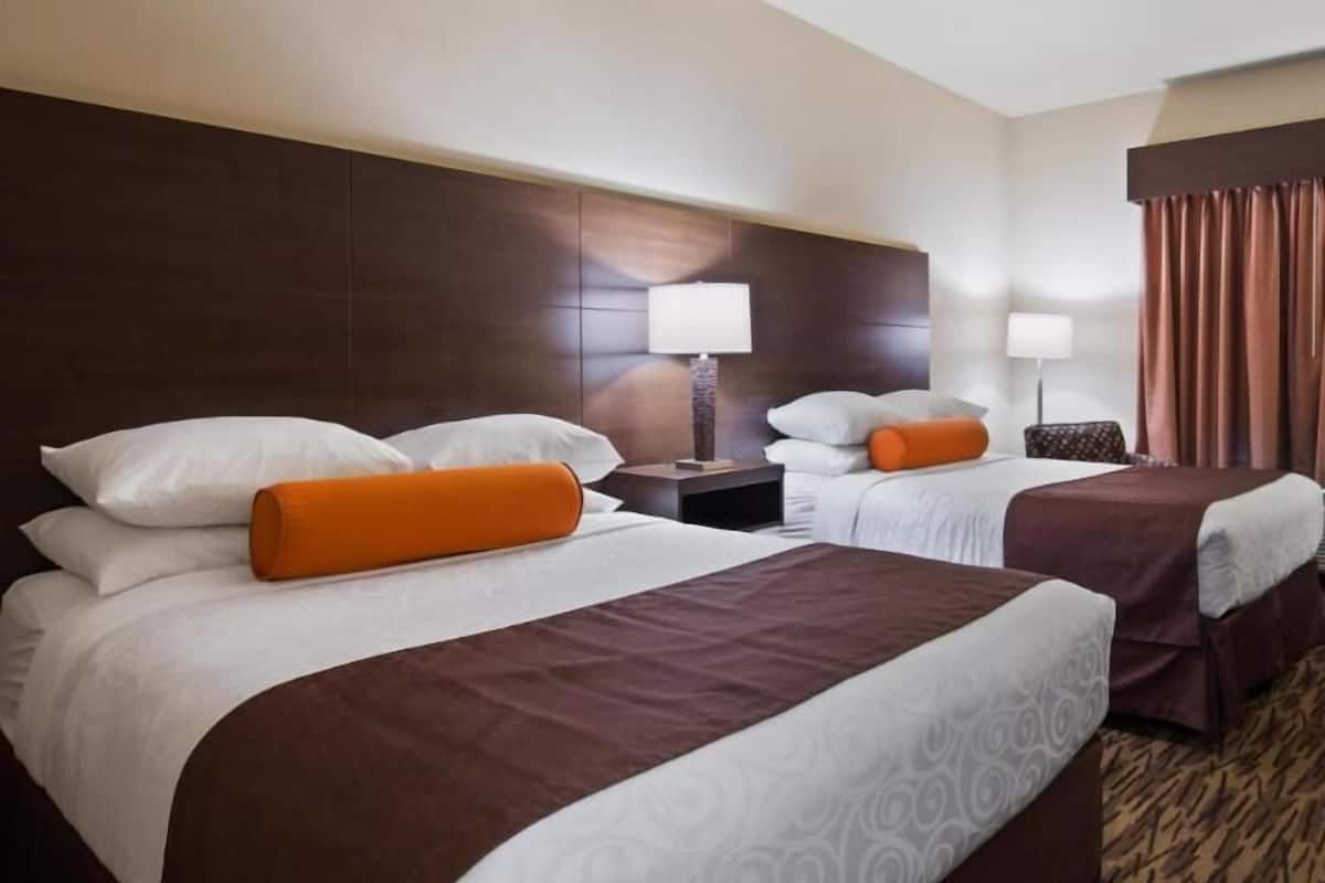In-room safe, desk, iron/ironing board, free cribs/infant beds
