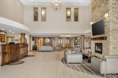 Lobby. Best Western Plus Bridgewater Hotel & Convention Centre