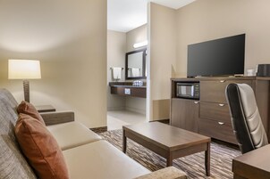 Suite, Multiple Beds, Non Smoking, Kitchenette (Dining Table;Shower Only;with Sofabed) | In-room safe, desk, iron/ironing board, free cribs/infant beds