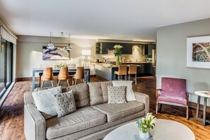 Master Suite, 2 Bedrooms | Living area | Smart TV - Dominion Polanco (Mexico City)