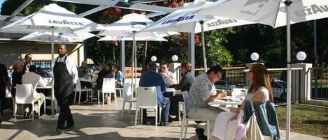 Breakfast, lunch and dinner served