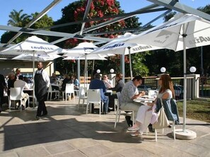 Breakfast, lunch and dinner served