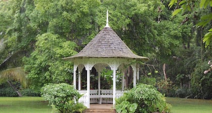 Inn at Shaw Park Gardens & Waterfalls