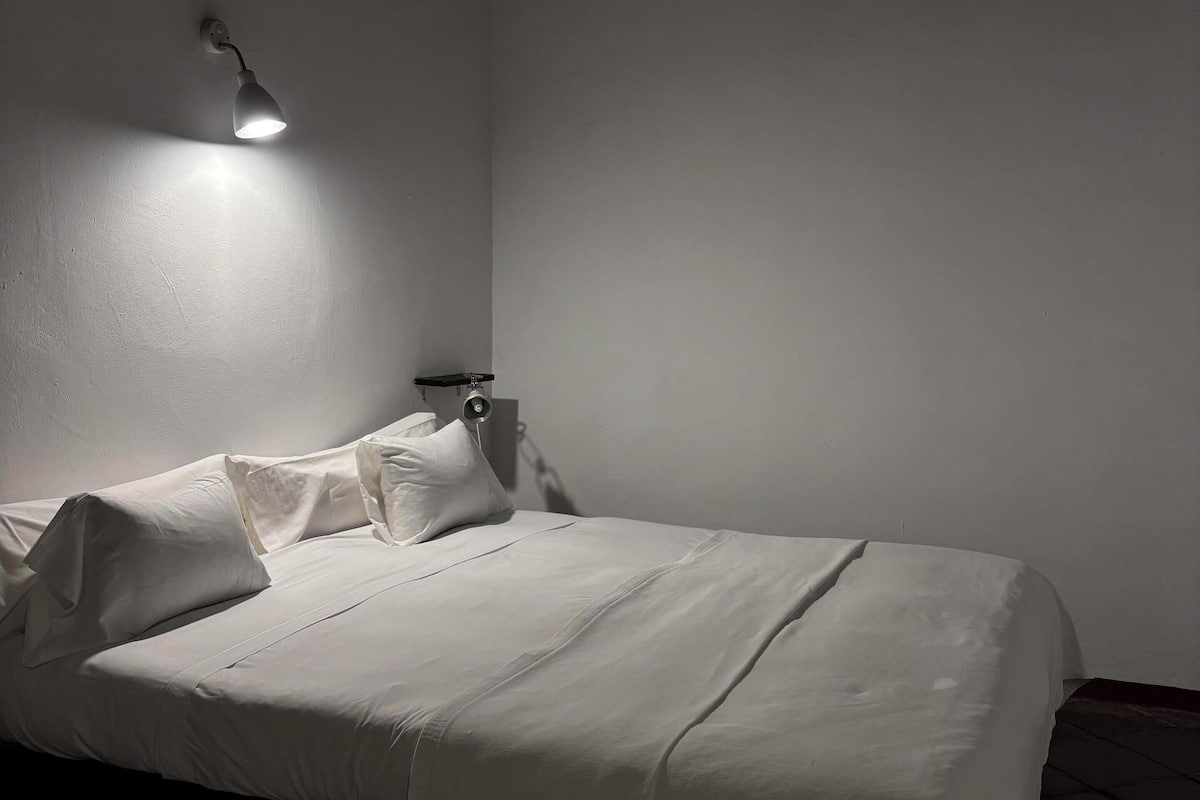 Habitació doble bàsica | Roba de llit d'alta qualitat i decoració individual