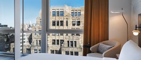 Chambre, 1 trÚs grand lit, vue sur la ville | Literie de qualité, coffre-fort pour ordinateur portable, bureau