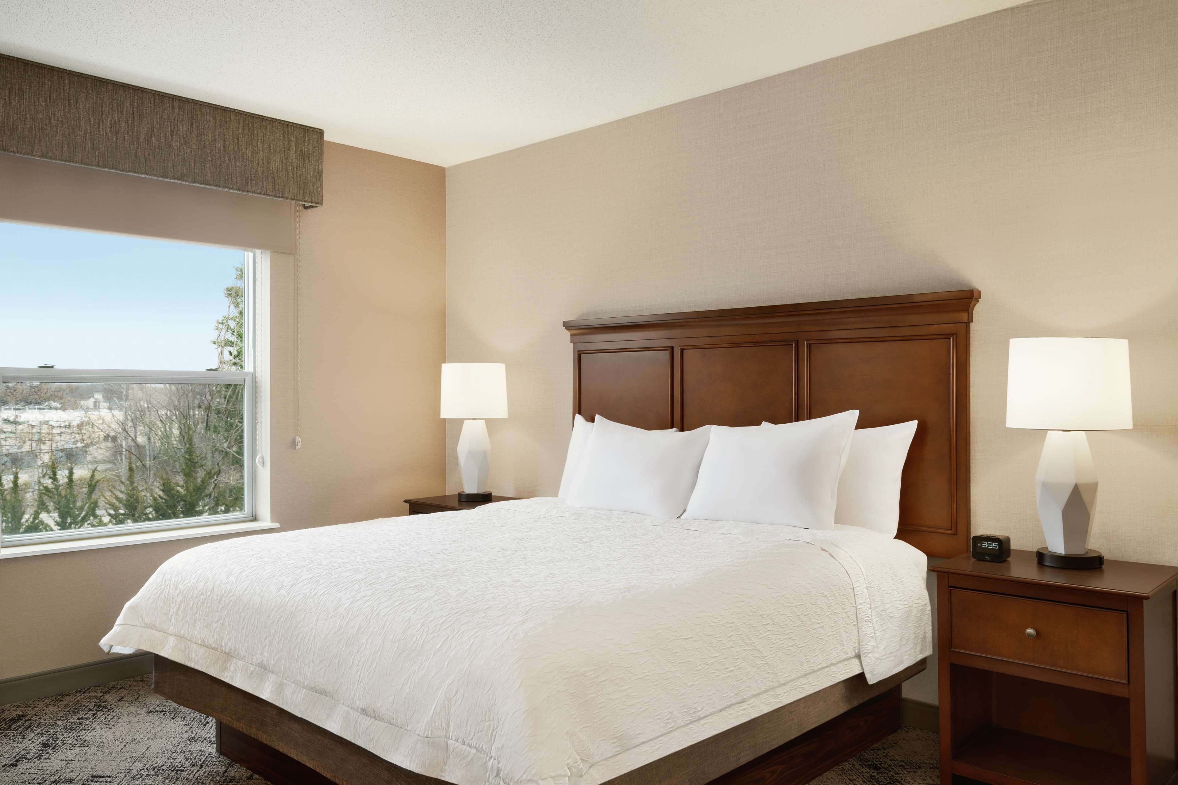 king studio suite | premium bedding, in-room safe, desk, laptop workspace