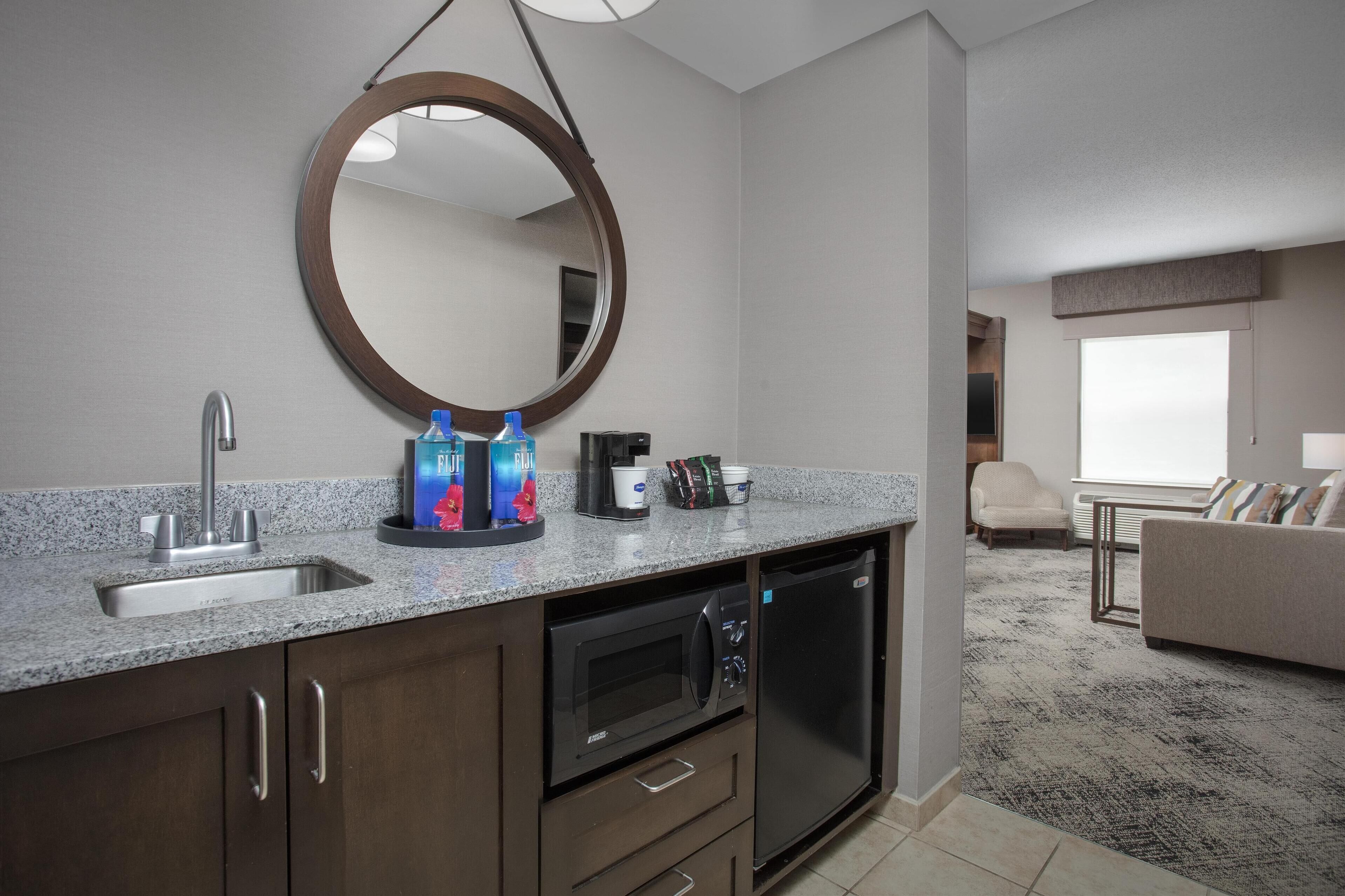 Premium bedding, in-room safe, desk, laptop workspace