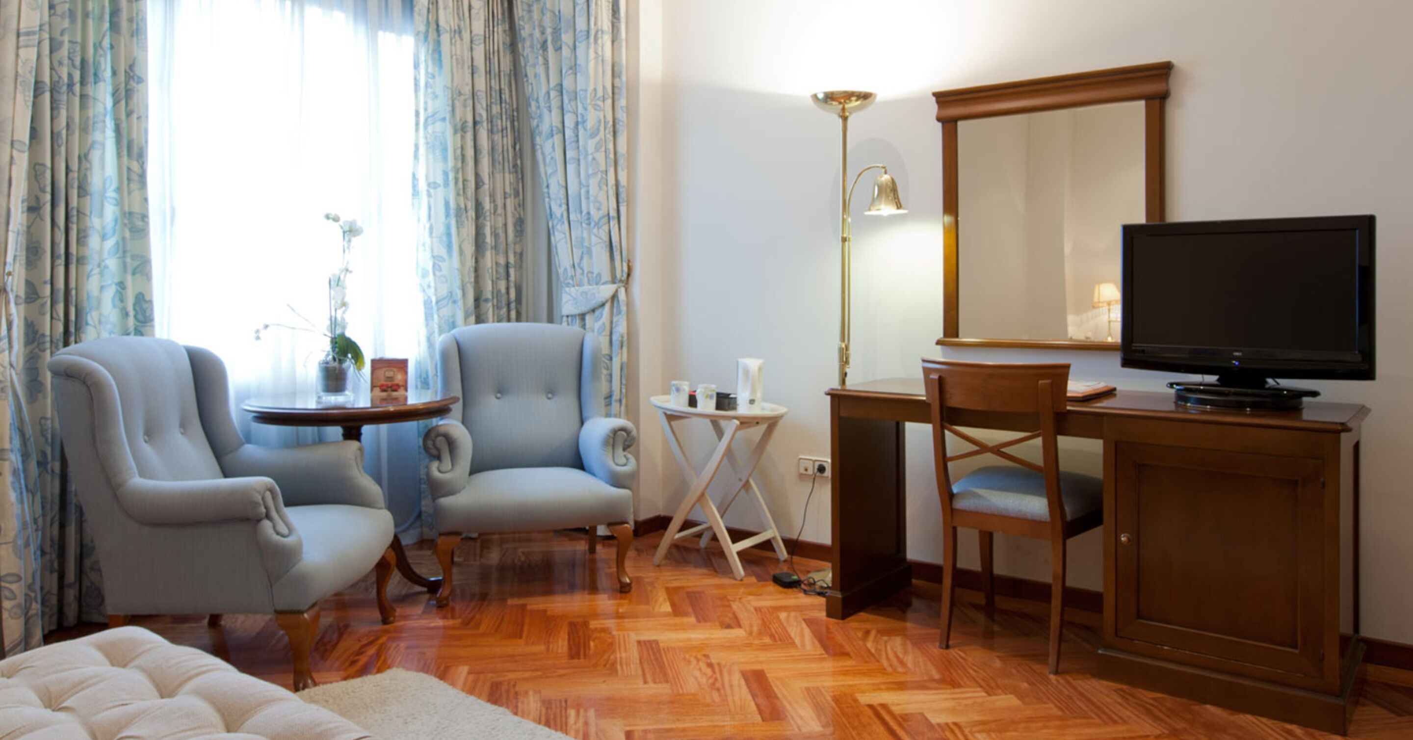 quadruple room | premium bedding, minibar, in-room safe, desk