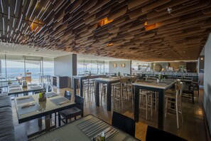 2 restaurants, breakfast, lunch, dinner served; international cuisine - Enjoy Antofagasta (Antofagasta)