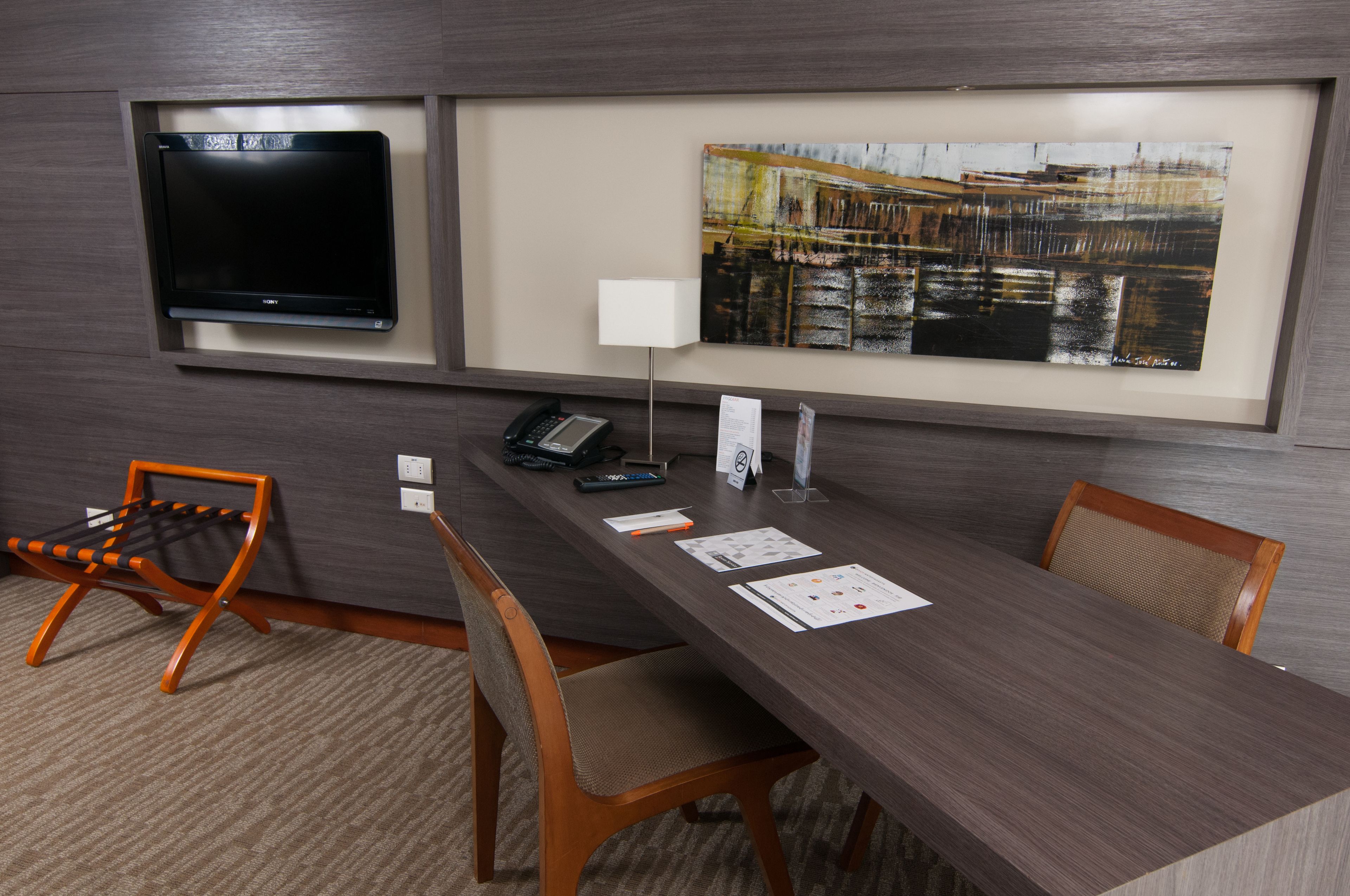 32-inch lcd tv with cable channels, tv