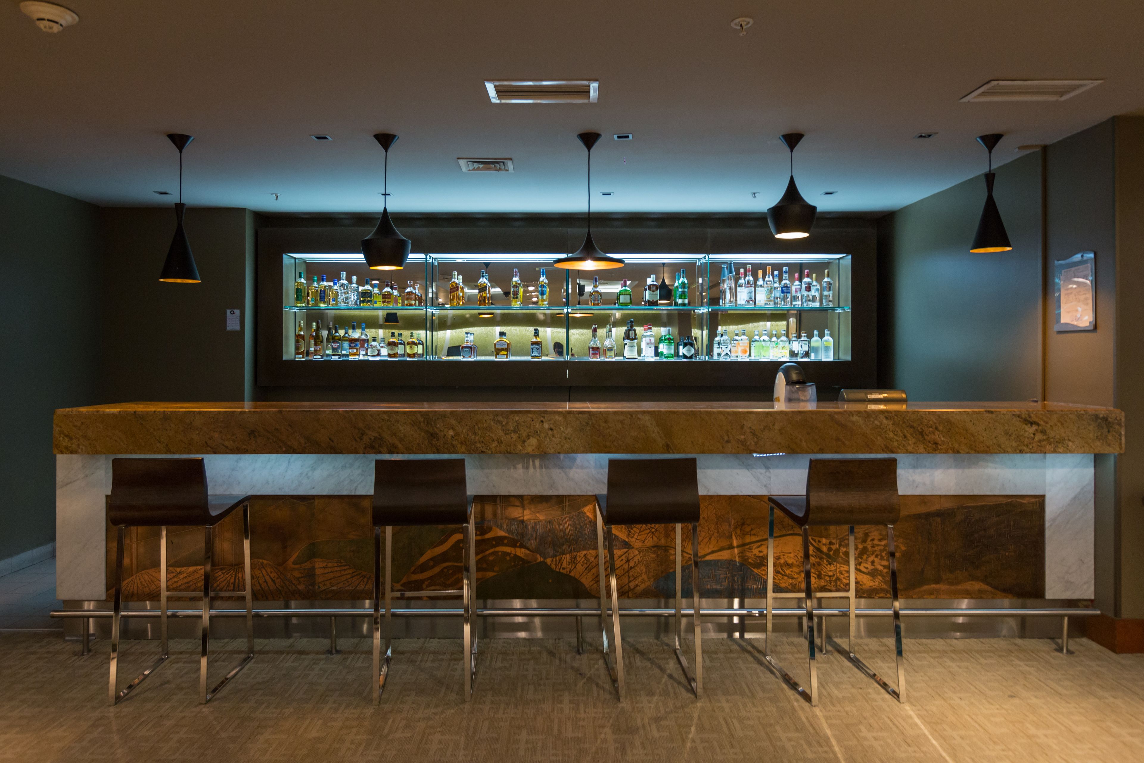 serves lunch and dinner