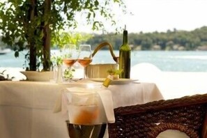 Breakfast, lunch, dinner served; Italian cuisine, al fresco dining - Locanda del Benaco (Salò)