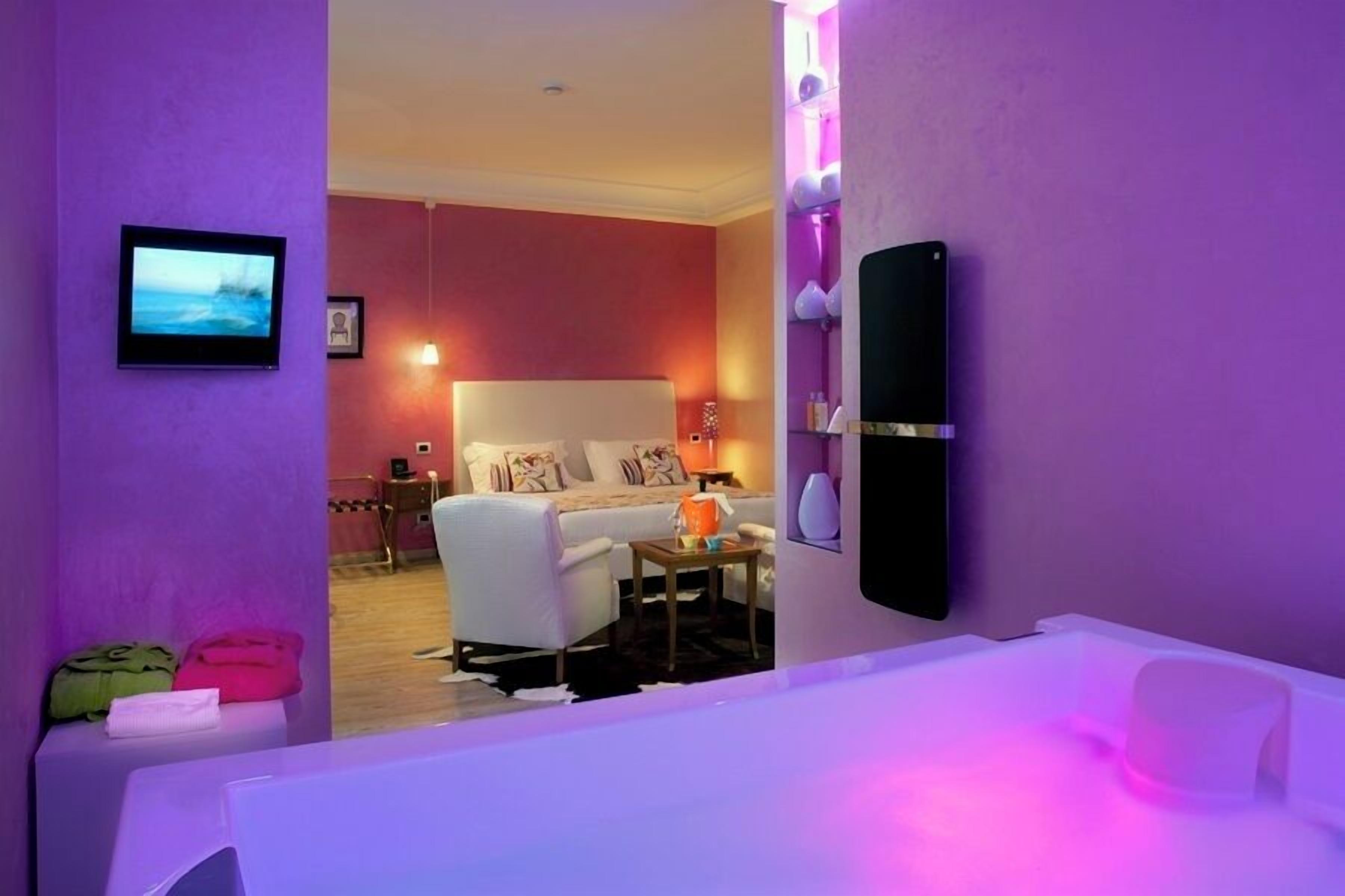 minibar, in-room safe, desk, soundproofing