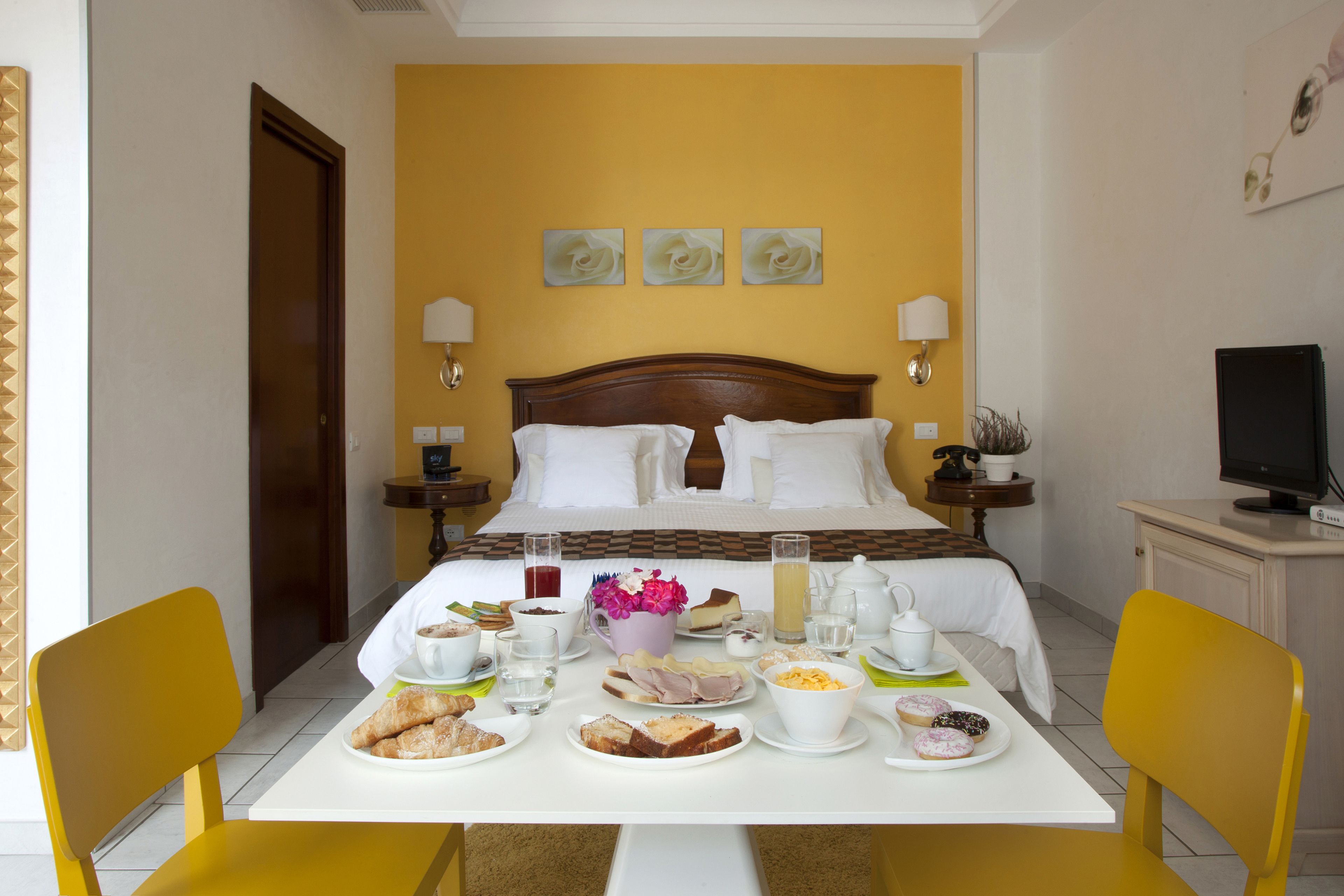 double room single use | minibar, in-room safe, desk, soundproofing