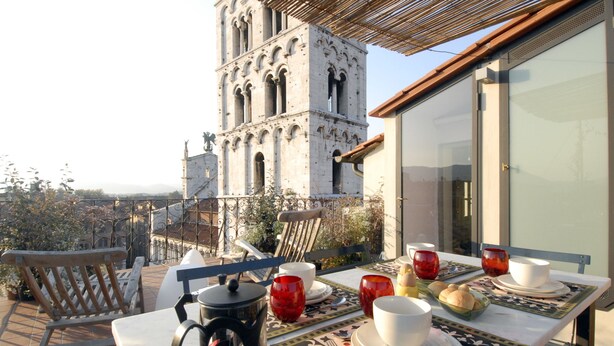 Superior Apartment, 1 Bedroom, Balcony | Outdoor dining - Palazzo Rocchi Bed & Breakfast (Lucca)