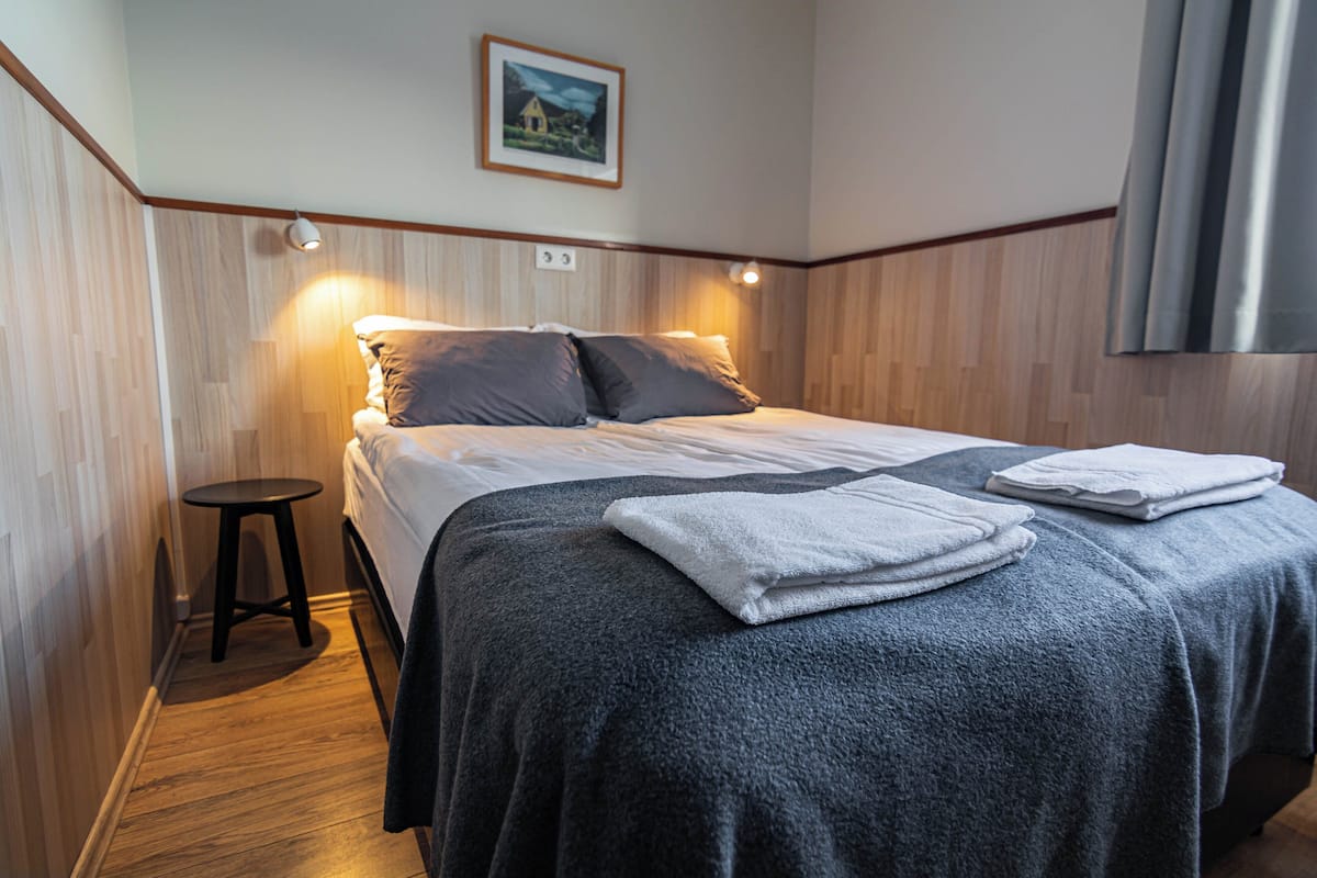 twin room | 1 bedroom, desk, blackout curtains, free wifi