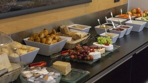 Tägliches inbegriffenes Frühstücksbuffet