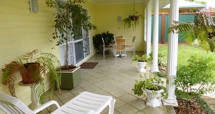 Shiralee Executive Cottages