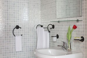 Bathroom sink - Cagliari Novecento (Cagliari)