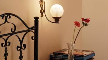 Standard Double Room | Desk, soundproofing, free WiFi, bed sheets